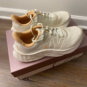 New Balance Fresh Foam X More V4 Running Shoes